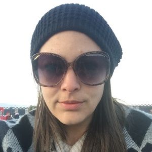 Meet your Posher, Malia